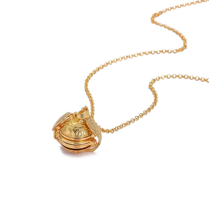 Wholesale Multi layer picture box that can be opened, photo pendant, new hollowed out wing folding necklace accessory