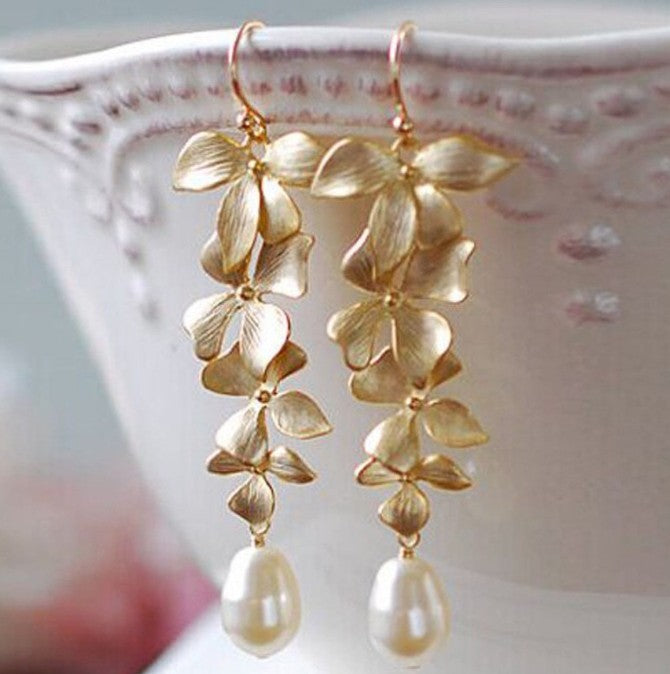 Wholesale Sweet flower pearl earrings long tassel gold orchid matte hook