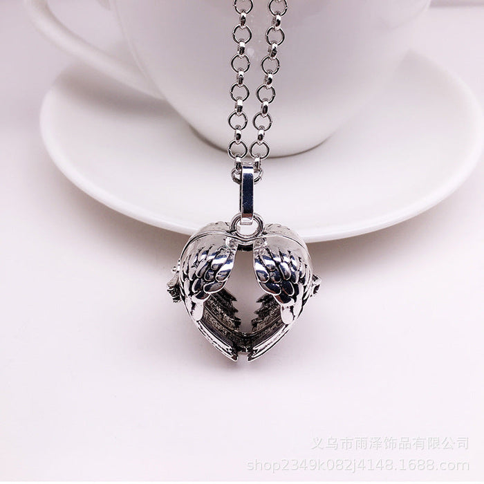 Wholesale Necklaces Alloy Heart Hollow Openable Essential Oil Aroma Diffuser JDC-NE-Yuz003