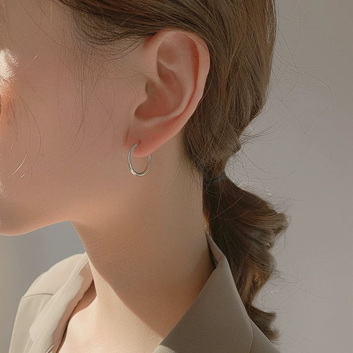 Wholesale Large circle earrings plated with pure silver, with a retro and minimalist style. Small ear ring accessories