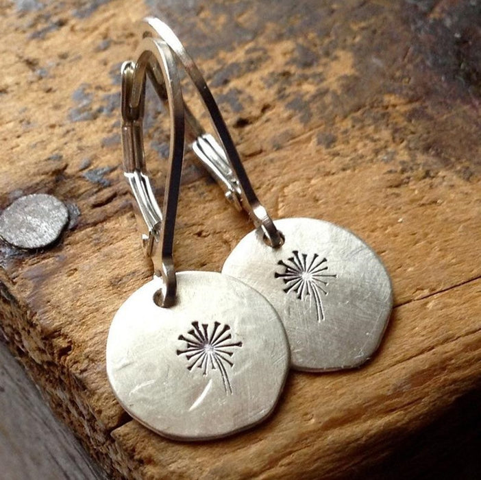 Wholesale New minimalist retro dandelion earrings with personalized and fashionable earrings