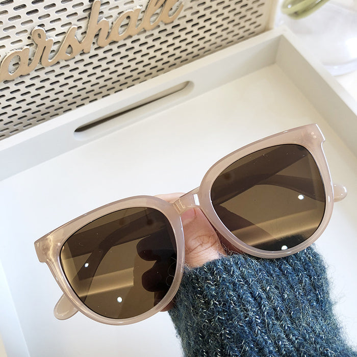 Wholesale Tea colored sunglasses for women, versatile, classic, face enhancing, small, polarized sunglasses