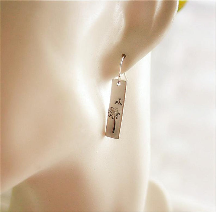 Wholesale New minimalist retro earrings with personalized and fashionable long earrings