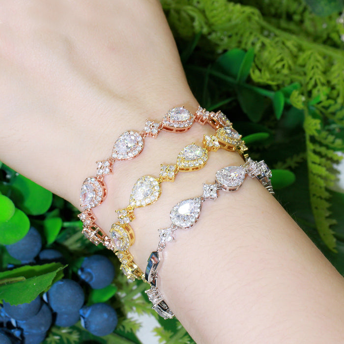 Wholesale Super flash classic drop-shaped geometric women's bracelet brass inlaid AAA zircon jewelry