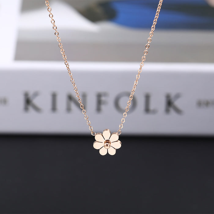 Wholesale Necklace, women's rose gold temperament, collarbone chain, niche design, flower pendant, necklace