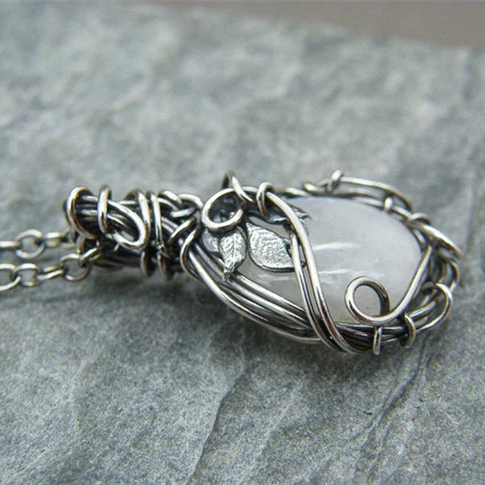 Wholesale New Vintage Wrapped Moonstone Necklace for Women's Fashion Jewelry