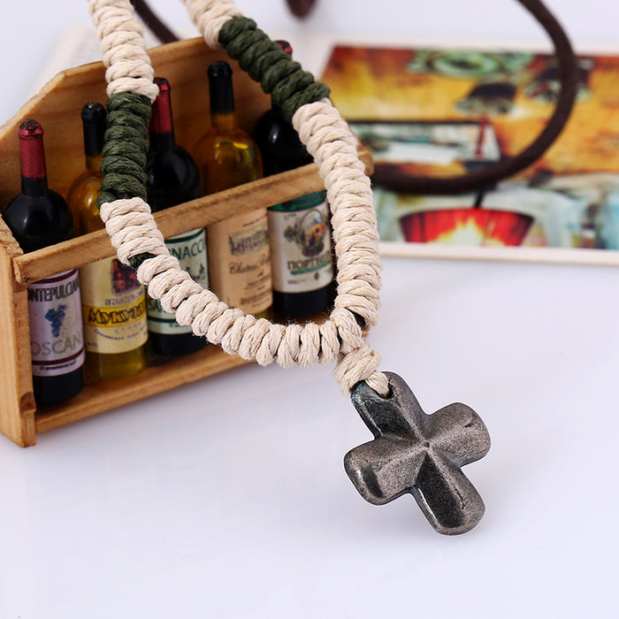 Wholesale Wholesale of trendy accessories, retro alloy cross necklace