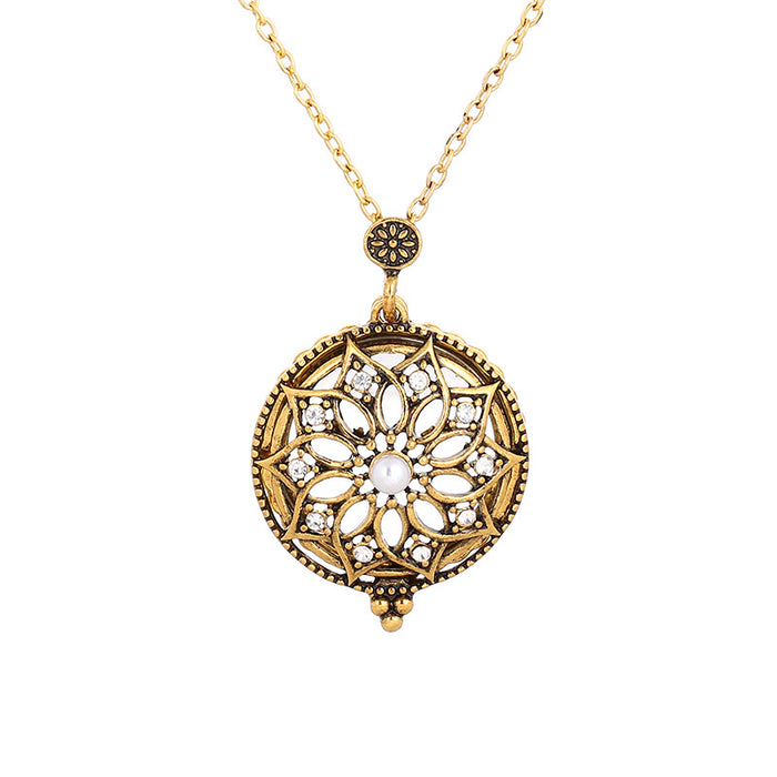 Wholesale Fashion personality magnifying glass necklace creative retro animal pendant jewelry