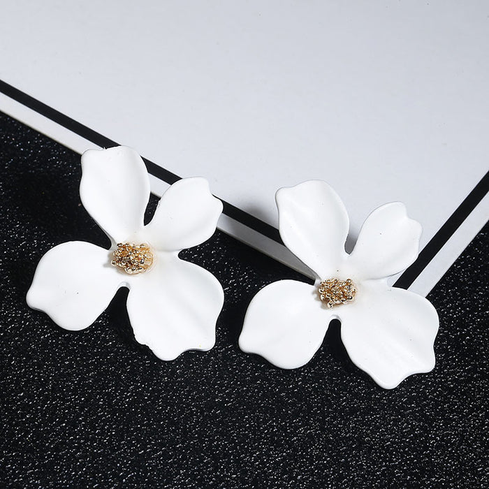 Wholesale New and environmentally friendly flower earrings, simple, sweet and versatile