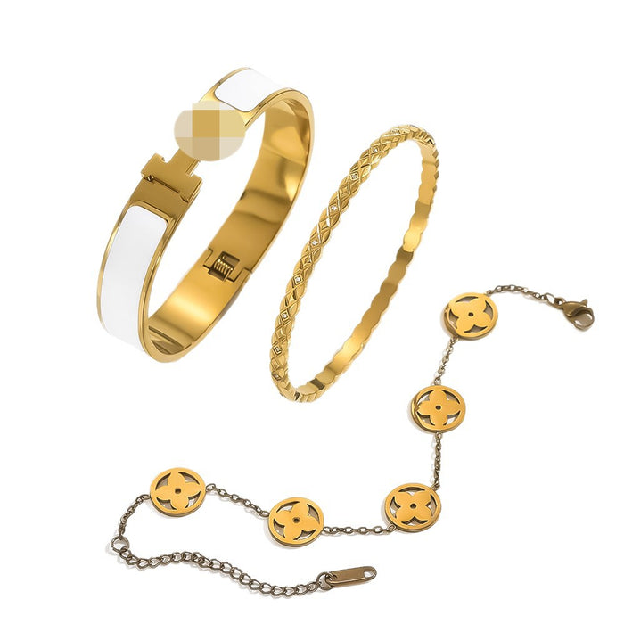 Wholesale Titanium Steel Gold Plated Bangle Bracelet With Row Drill Design For Women Stylish Fashion Accessory For Everyday Wear Or Boutique Resale