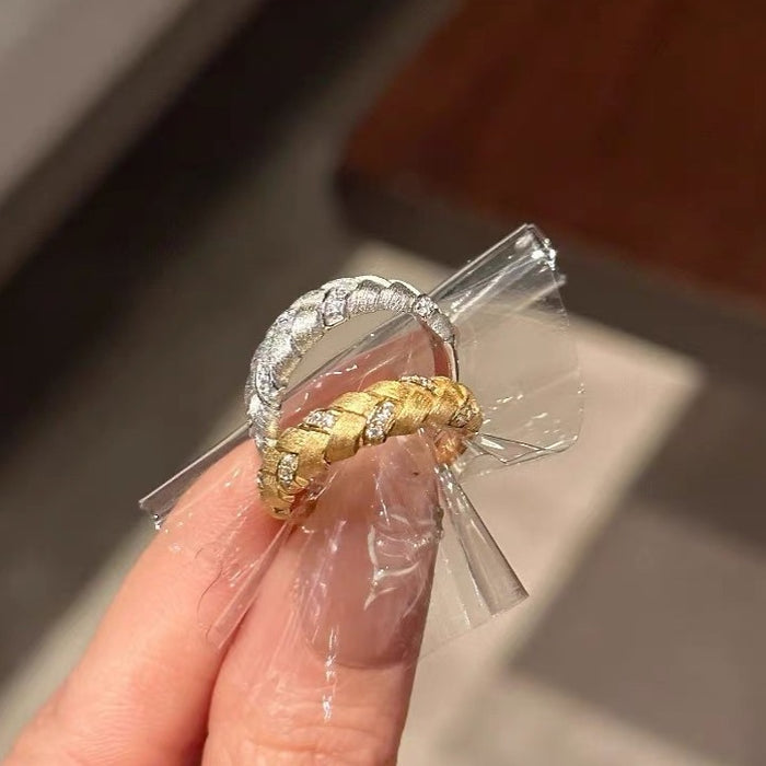 Wholesale Brushed woven ring, female niche design, exquisite fashion, high-end feel, sparkling diamond