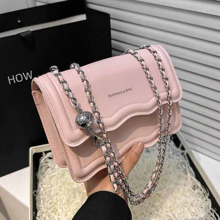 Wholesale Chain new niche design fashionable and simple shoulder bag casual crossbody