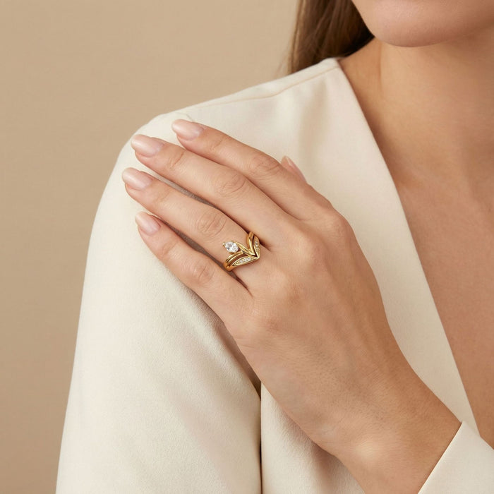 Wholesale Light Luxury Gold Ring with Diamond-Set Floral Design