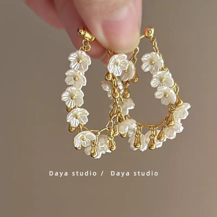 Wholesale Flower tassel earrings with retro temperament, high-end feel, niche design, earrings