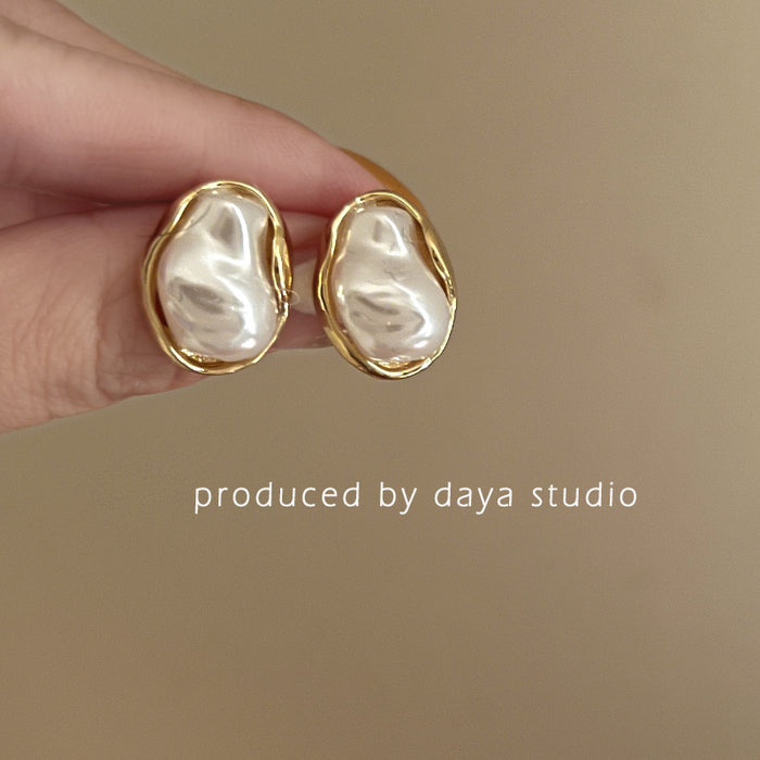 Wholesale  Retro Pearl Acetic Acid Pea Earrings  Simple Elegant Silver Pin Earrings Trendy