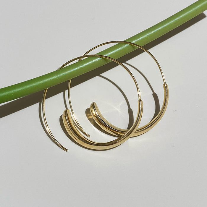 Wholesale Silver needle ear ring niche personality design sense exaggerated earrings women' s fashion temperament earrings