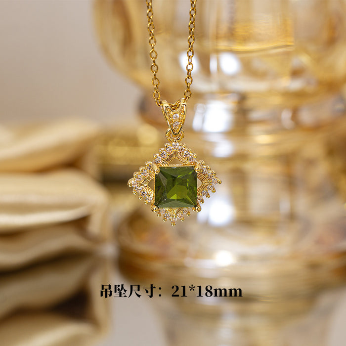 Wholesale Four-Leaf Clover Necklace Women' s Micro-Inlaid Gold Electroplated Pendant