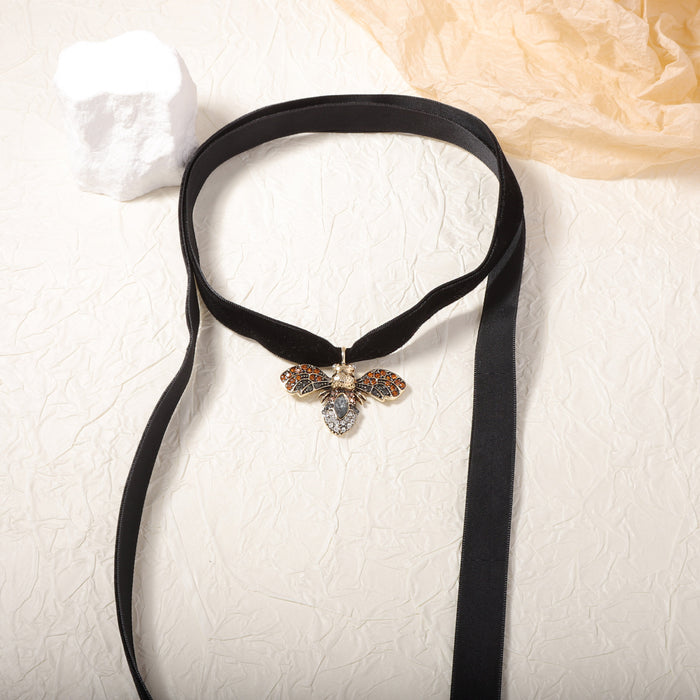 Wholesale Full Diamond Alloy Bee Pendant Long Necklace High Design All-match Daily