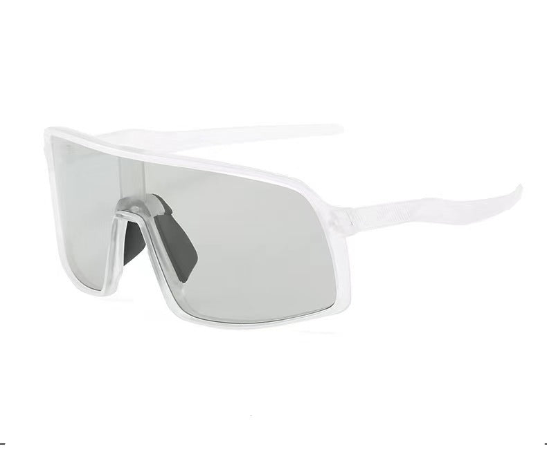 Wholesale Transparent color changing cycling glasses, fashionable polarized sunglasses, windproof outdoor sports sunglasses