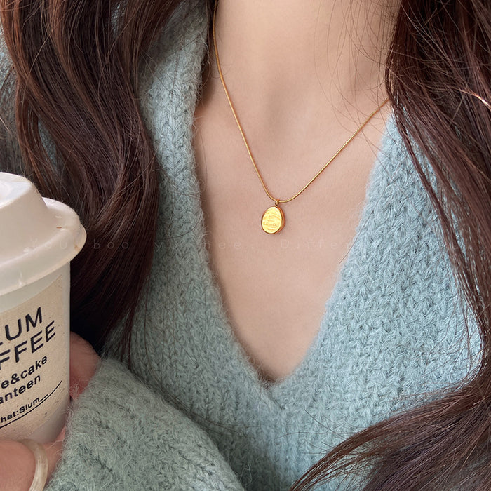 Wholesale Pendant necklace, high-end titanium steel lock chain, light luxury niche sweater chain