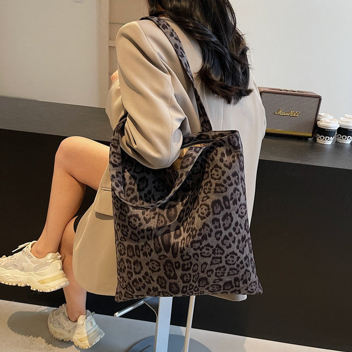 Wholesale Leopard print bag, large capacity versatile single shoulder commuting tote bag