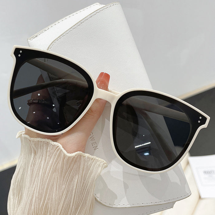 Wholesale Sunglasses for both men and women, street photography, fashionable sunglasses, internet famous households, UV protection and sun shading glasses for outdoor travel