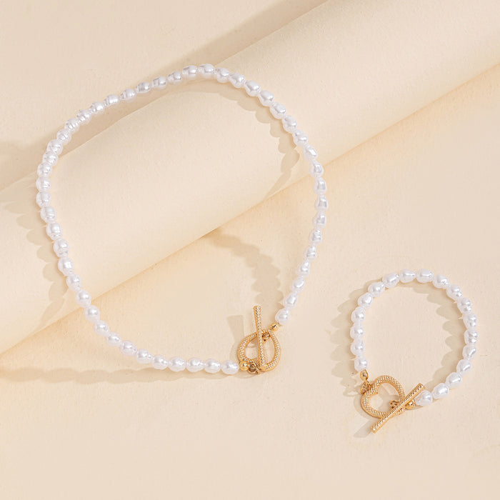 Wholesale Fashionable and versatile irregular shaped pearl necklace bracelet with temperament and design sense, caring heart