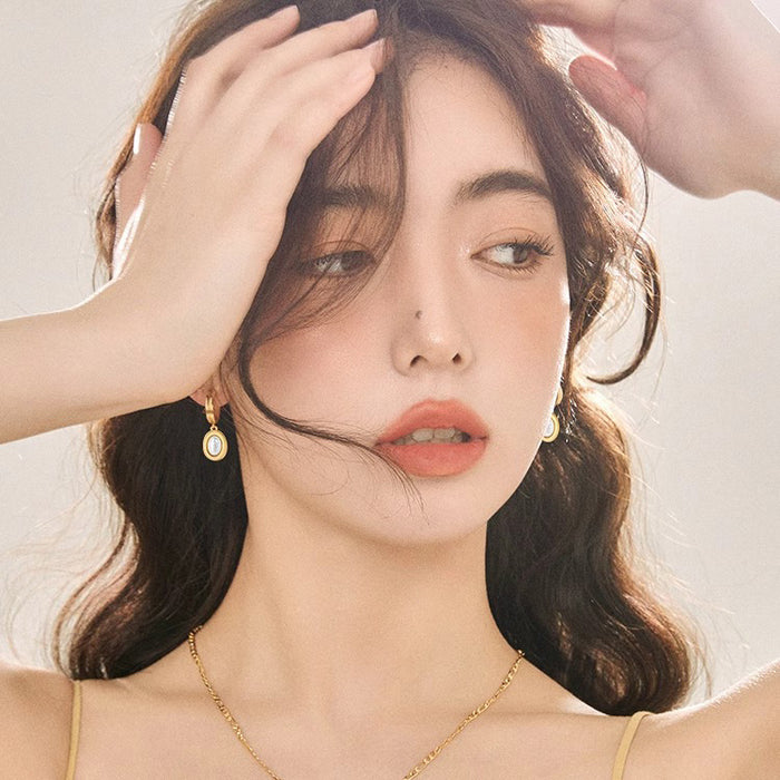 Wholesale Water droplet earrings are niche, light luxury, versatile, and stylish. New earrings are available