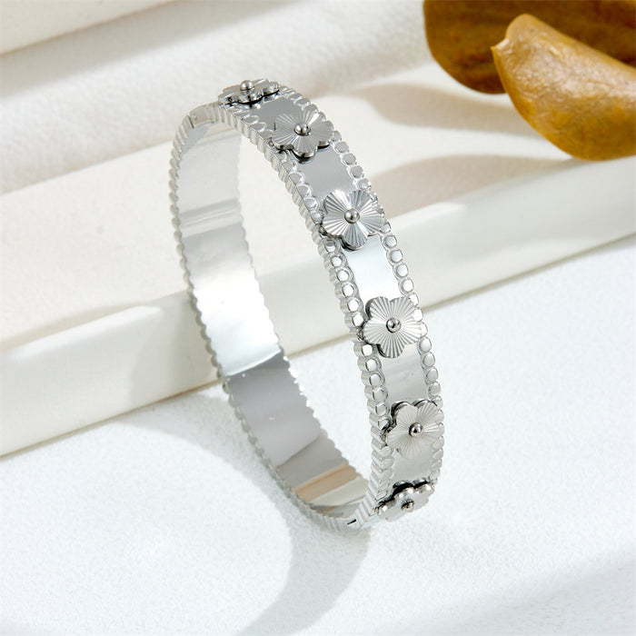 Wholesale Titanium steel five-leaf clover gold-plated bracelet