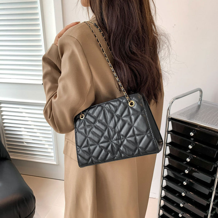 Wholesale New popular casual crossbody bag, simple and fashionable commuting shoulder bag, simple and fashionable small square bag