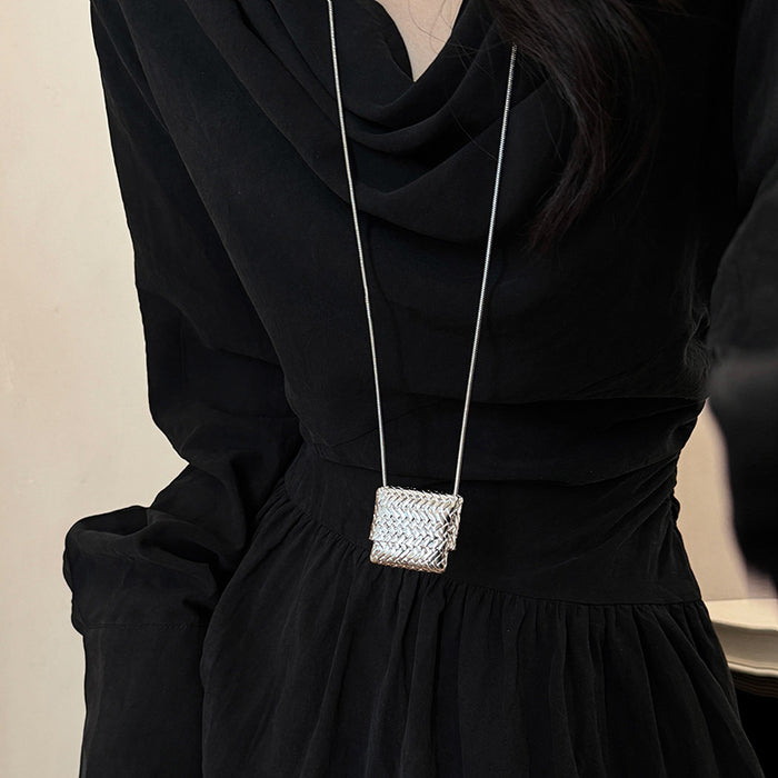 Wholesale Pearl sweater chain with high-end feel, long double layered layered titanium steel necklace, niche light luxury accessory