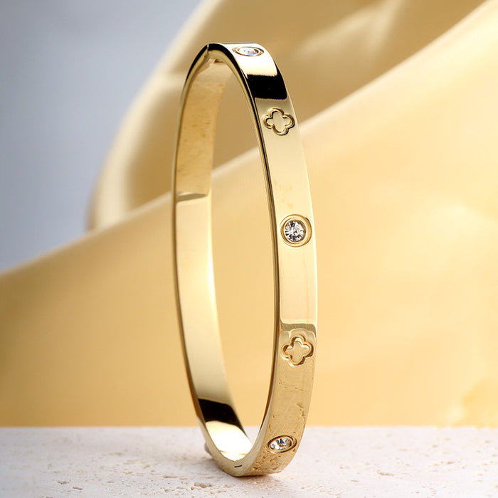 Wholesale Six-diamond four-flower zircon titanium steel bracelet