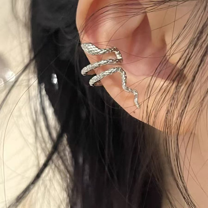 Wholesale Snake earrings three-dimensional curved small snake ear buckle personalized ear clip