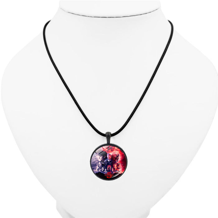 Wholesale Film themed fashionable round iron alloy pendant necklace