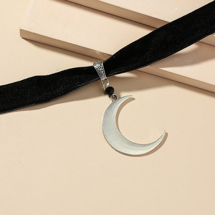 Wholesale Dark Style Moon Collar Clavicle Chain Black Nylon Short Choker Necklace