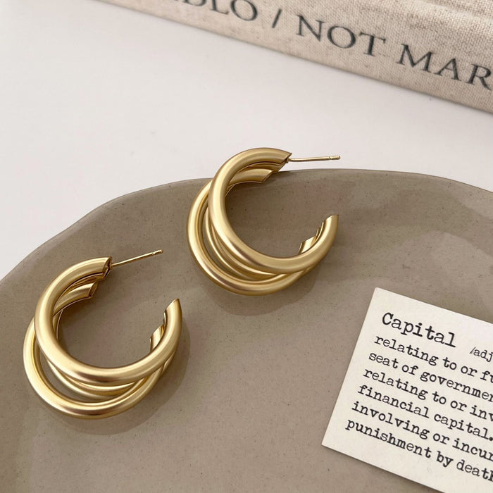 Wholesale Minimalist design with three layers of matte gold earrings, high-end temperament, fashionable and versatile earrings and earrings