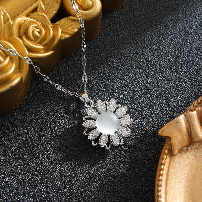 Wholesale Rotating Bauhinia Flower Necklace