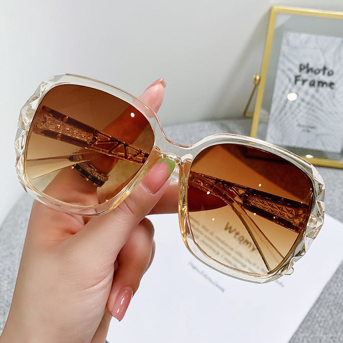 Wholesale ladies sunglasses trendy fashion large frame sunscreen sunglasses holiday vintage sunglasses