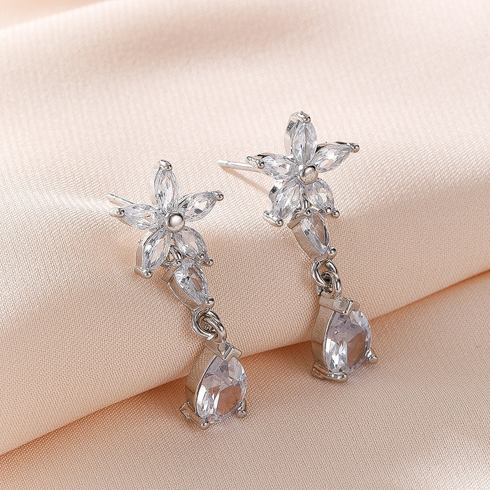 Wholesale Luxurious and exquisite zircon small flower water droplet earrings, fashionable and high-end, dynamic ear accessories