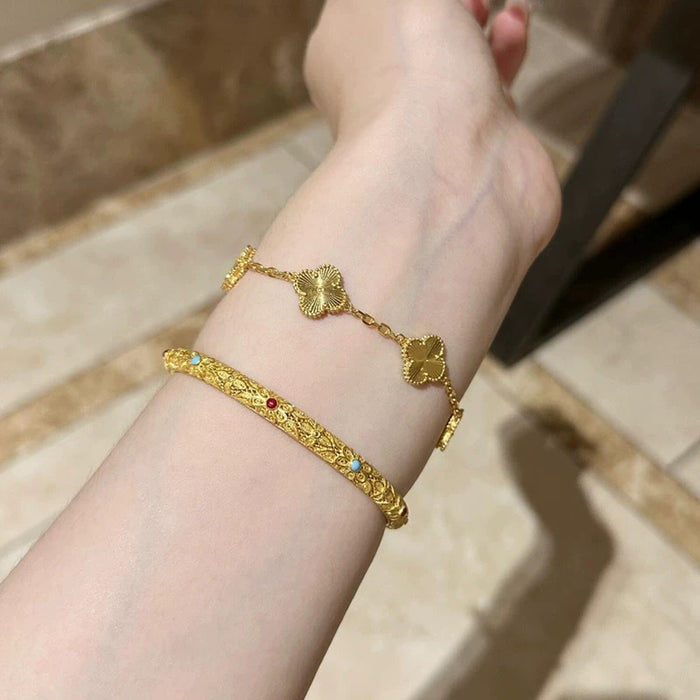 Wholesale Premium Gold Clover Bracelet, New Handpiece, Exquisite and Versatile