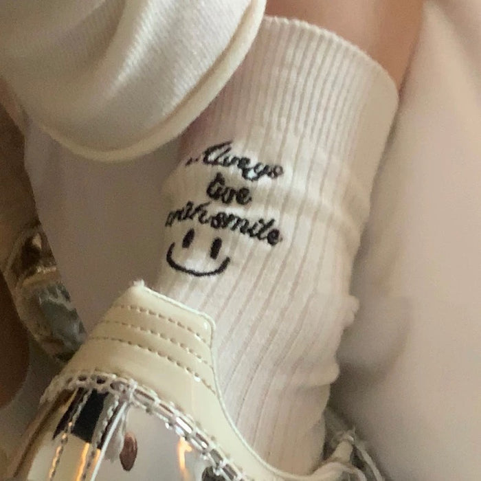 Wholesale Socks made of pure cotton with a middle tube, stacked with embroidery, vintage style, versatile and comfortable