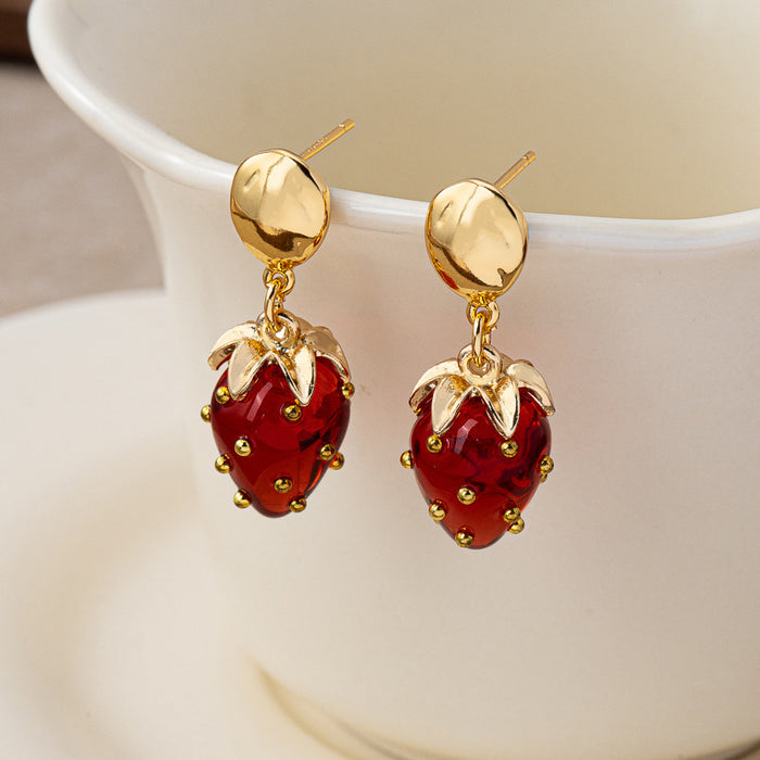 Wholesale Small three-dimensional strawberry earrings