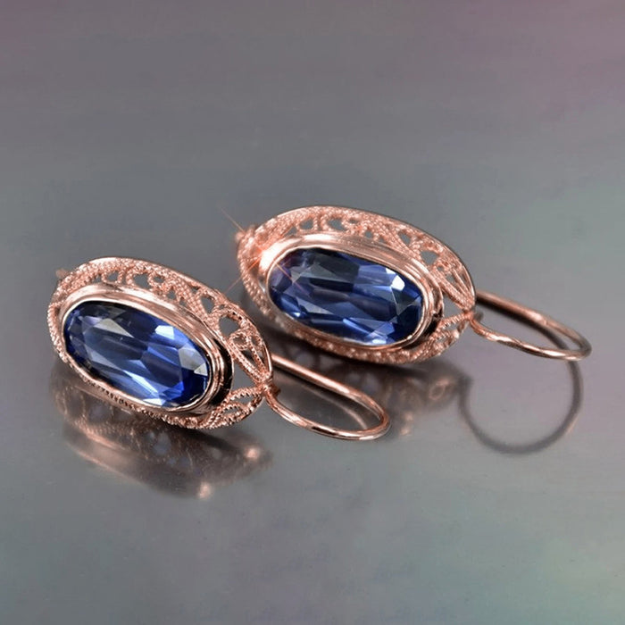 Wholesale Luxurious earrings with fashionable design for women