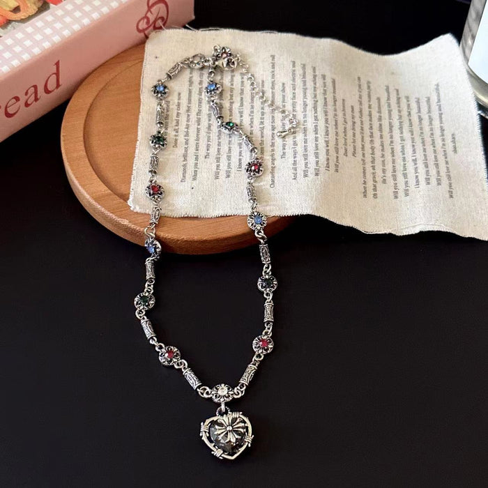 Wholesale Sweet and cool style with diamond studded heart, octagonal star necklace, female creative design, collarbone chain, cool style, sweater chain, trendy