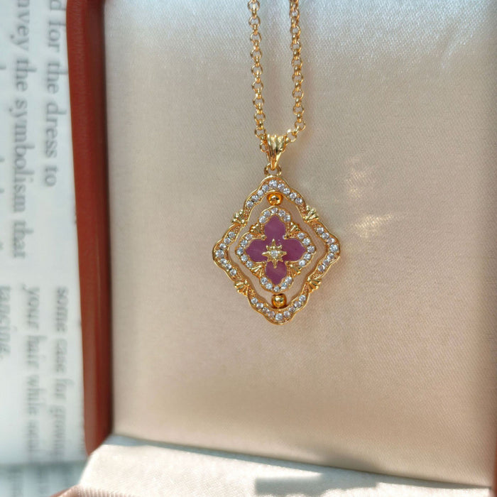 Wholesale Rotating Four-Leaf Clover White Shell choker necklace