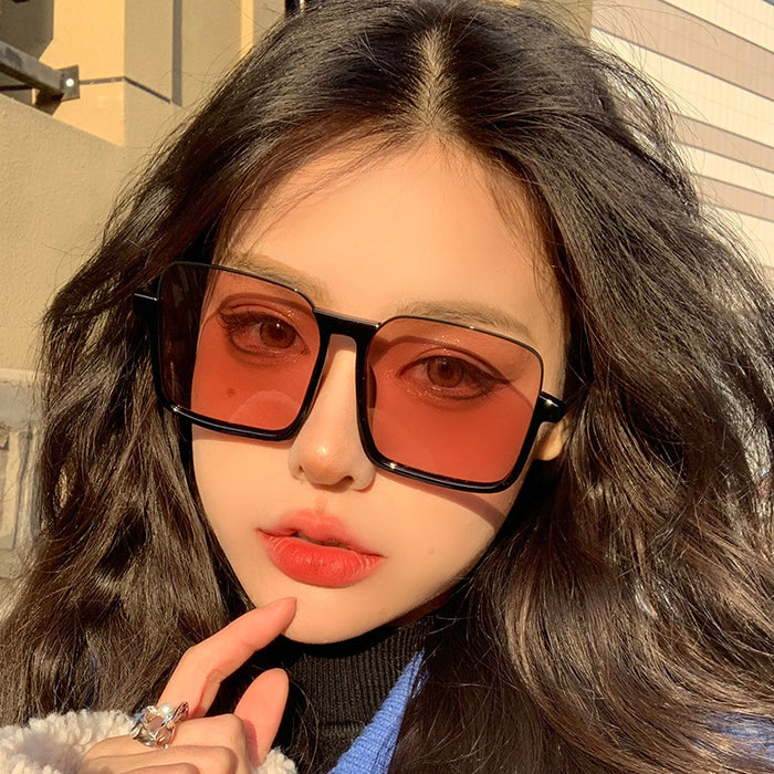 Wholesale Tea colored sunglasses with a high-end feel, retro large frame street photography, sunglasses for men