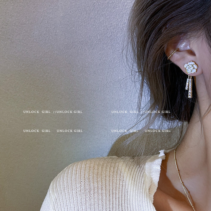 Wholesale Two piece floral earrings with sparkling diamonds