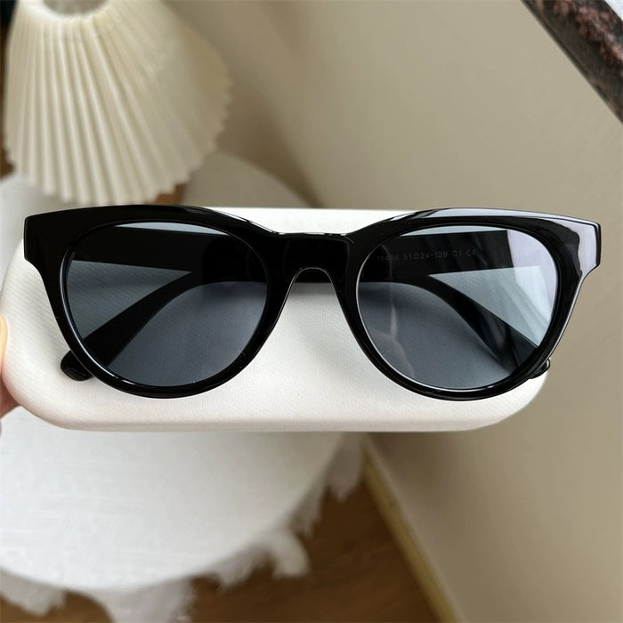 Wholesale Sunglasses, high-end cat eye sunscreen glasses, retro white frame sunglasses, UV resistant