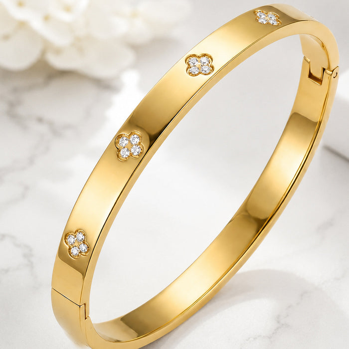 Wholesale Stylish Four Leaf Clover Nail Design Titanium Steel Bangle Bracelet Women Fashion Jewelry Accessory