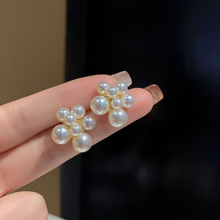 Wholesale High end luxury pearl earrings with retro and niche design, new unique accessories wholesale